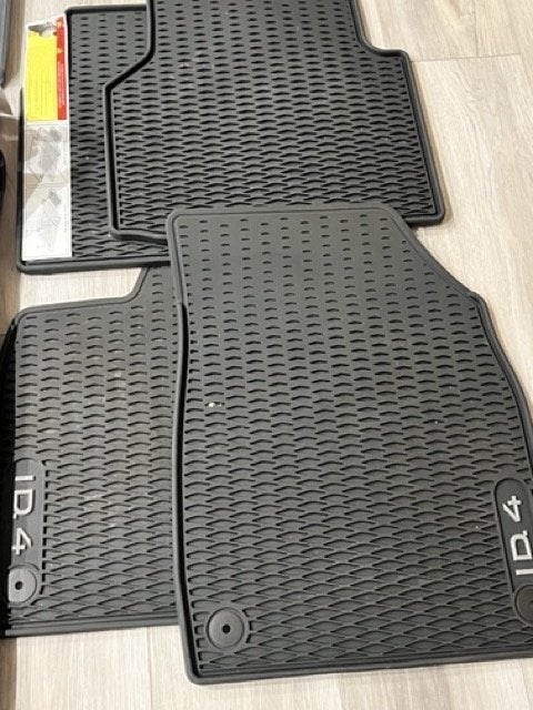 CALIFORNIA VW ID.4 Floor Rubber Mats set and MuddyBuddy Trunk mat with  extended seatback cover